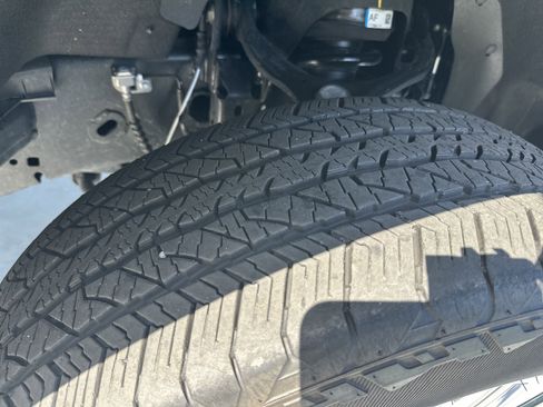 Used 2024 Ford F150 Lariat w/ FX4 Off-Road Package AWD/4WD image 12