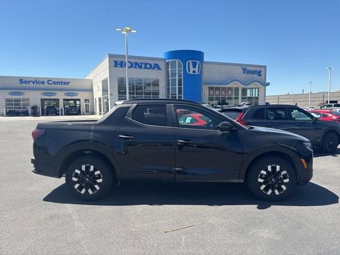 Used 2025 Hyundai Santa Cruz SEL AWD/4WD image 2