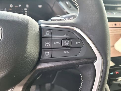 New 2026 Jeep Grand Cherokee Altitude image 19