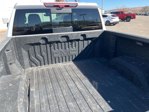 Used 2022 GMC Sierra 1500 AT4 w/ AT4 Premium Package image 11