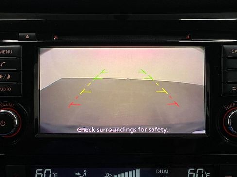 Used 2018 Nissan Rogue SV AWD/4WD image 24