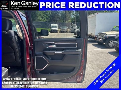 Used 2019 RAM 1500 Laramie AWD/4WD image 22