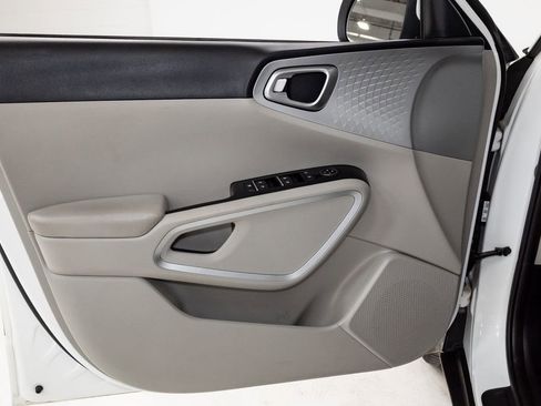 Certified 2020 Kia Soul LX FWD image 12