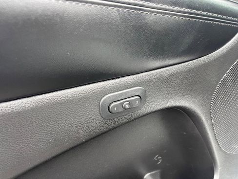 Used 2018 Jeep Grand Cherokee Limited image 21