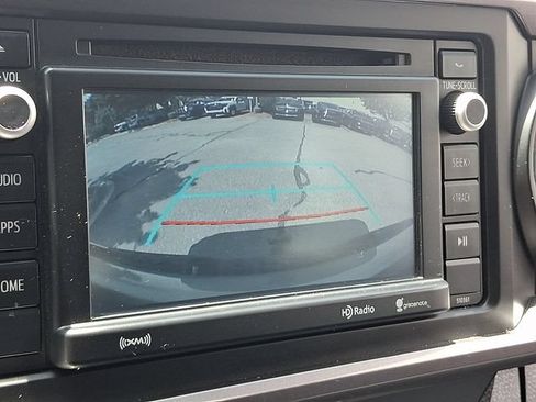 Used 2019 Toyota Tacoma SR5 RWD image 17