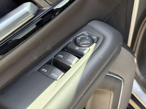 Used 2025 Chevrolet Tahoe LT RWD image 22