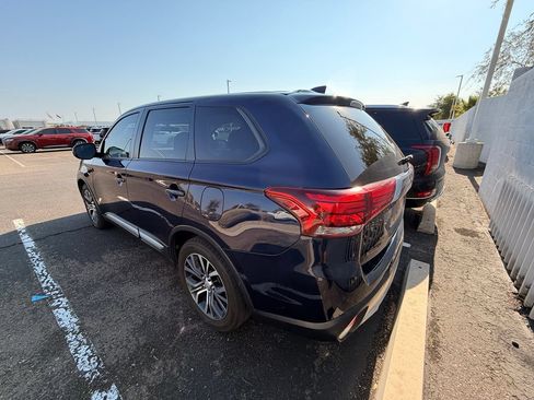 Used 2017 Mitsubishi Outlander ES FWD image 6