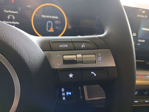New 2025 Hyundai Kona SE FWD image 17
