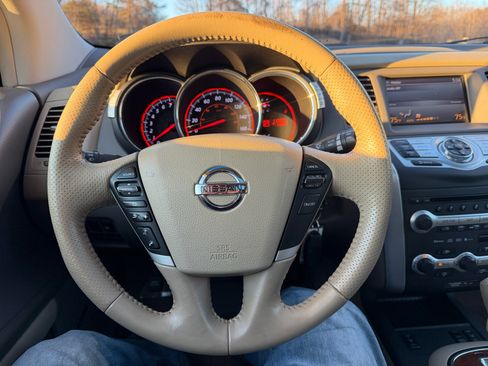 Used 2010 Nissan Murano LE w/ Navigation Pkg image 14