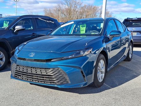 Certified 2025 Toyota Camry LE image 2