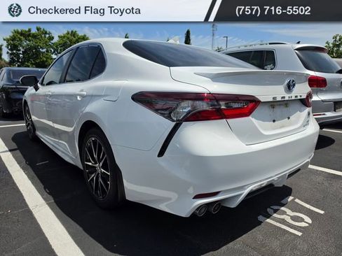 Used 2023 Toyota Camry SE w/ Cold Weather Package FWD image 4