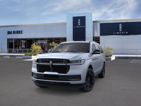 New 2025 Lincoln Navigator Reserve w/ Jet Appearance Package AWD/4WD image 2