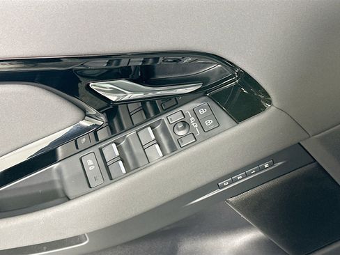 Certified 2025 Land Rover Range Rover Evoque S image 20