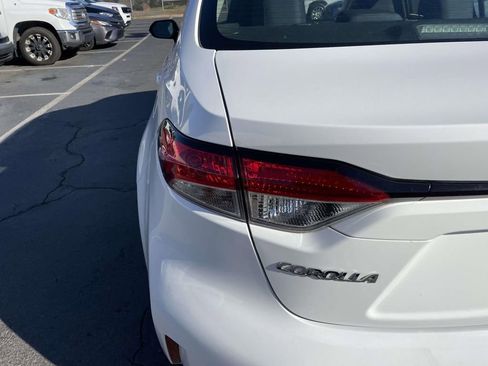Used 2022 Toyota Corolla LE image 17