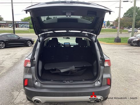 Used 2022 Ford Escape SE image 16