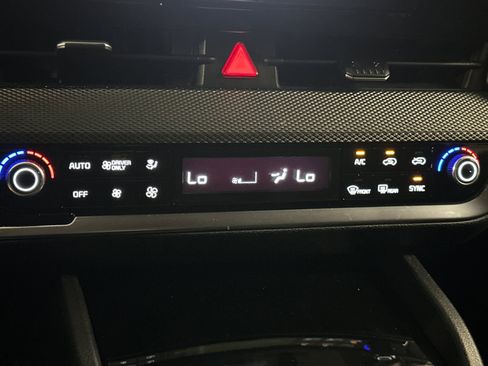 Certified 2025 Kia Sportage LX image 19