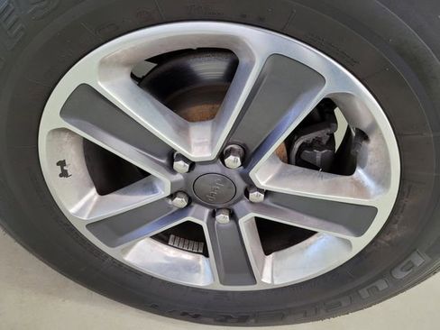 Used 2022 Jeep Wrangler Unlimited Sahara image 24