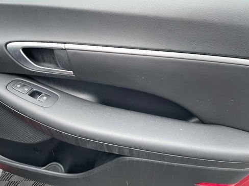 Used 2025 Hyundai Sonata SEL FWD image 9