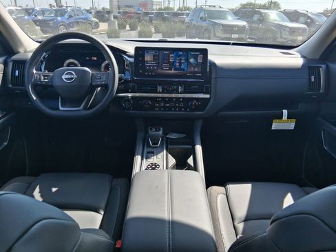 New 2026 Nissan Pathfinder SL AWD/4WD image 10