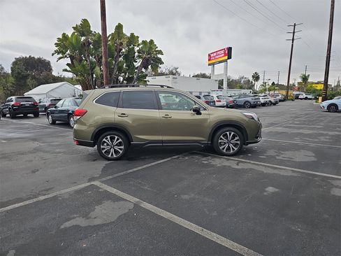 Used 2022 Subaru Forester Limited w/ Popular Package #3 image 8