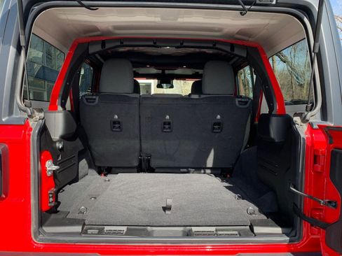 Used 2025 Jeep Wrangler Sport S image 30