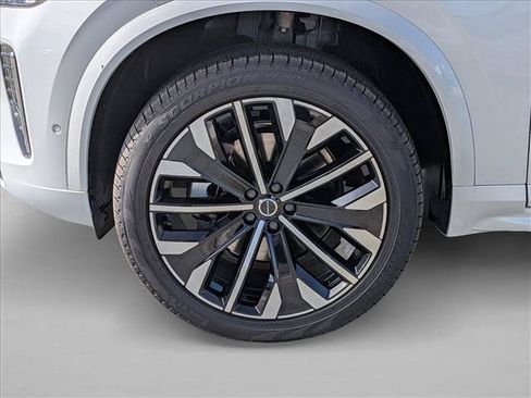 New 2026 Volvo XC90 B5 Plus w/ Protection Package AWD/4WD image 11