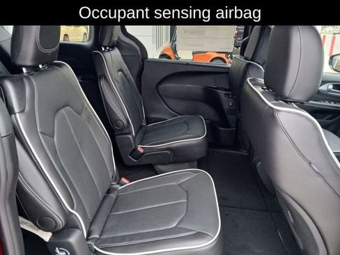 New 2026 Chrysler Pacifica Limited w/ S Appearance Package image 19