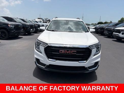 Used 2023 GMC Terrain SLE w/ Driver Convenience Package FWD image 2