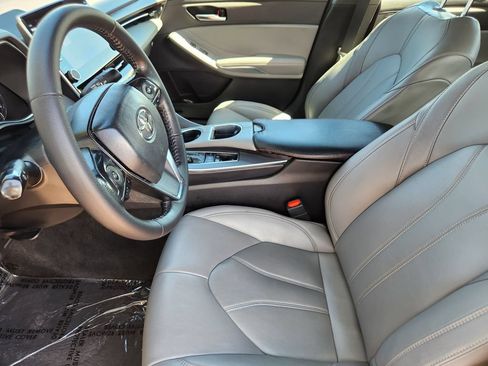 Used 2021 Toyota Avalon XLE w/ Carpet Mat Package (TMS) FWD image 4