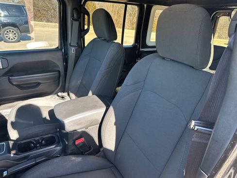 Used 2020 Jeep Wrangler Unlimited Sport image 15