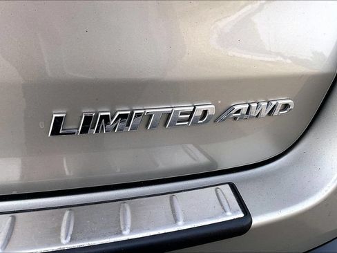 Used 2015 Toyota Highlander Limited AWD/4WD image 8