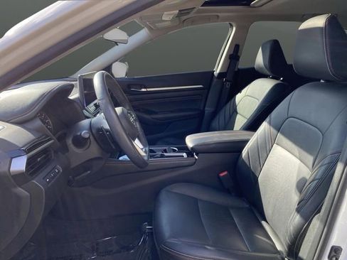 Used 2023 Nissan Altima 2.5 SR w/ SR Premium Package image 4