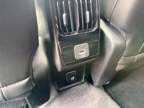Used 2023 Jeep Compass Limited w/ Sun and Sound Group AWD/4WD image 28