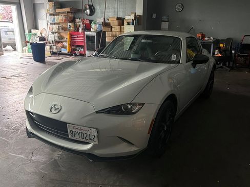 Used 2019 MAZDA MX-5 Miata RF Club RWD image 2