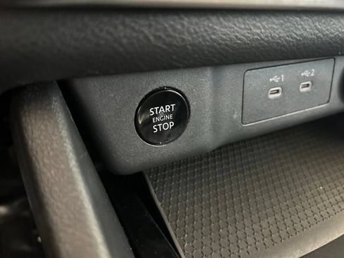 Used 2024 Nissan Rogue S FWD image 44