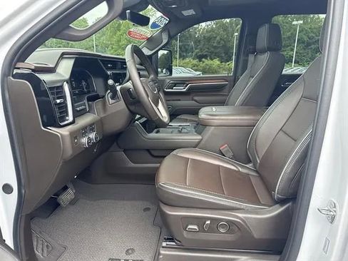 Used 2024 GMC Sierra 2500 Denali w/ Denali Reserve Package AWD/4WD image 7