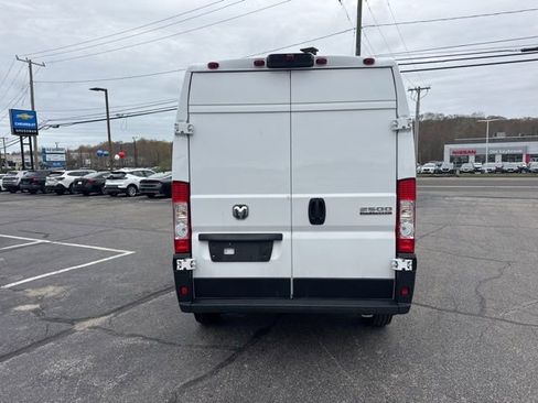 Used 2023 RAM ProMaster 2500 FWD image 6