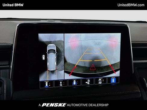 Used 2023 GMC Yukon SLT w/ SLT Premium Package AWD/4WD image 16