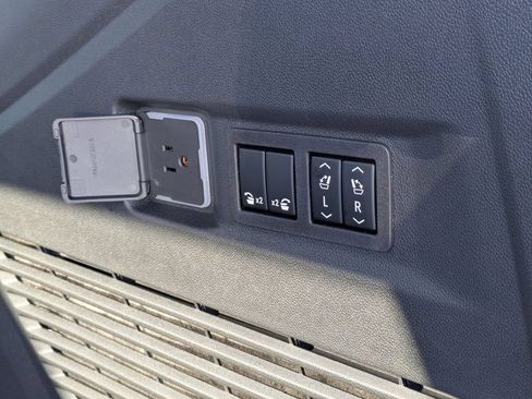 New 2026 Chevrolet Tahoe High Country AWD/4WD image 36