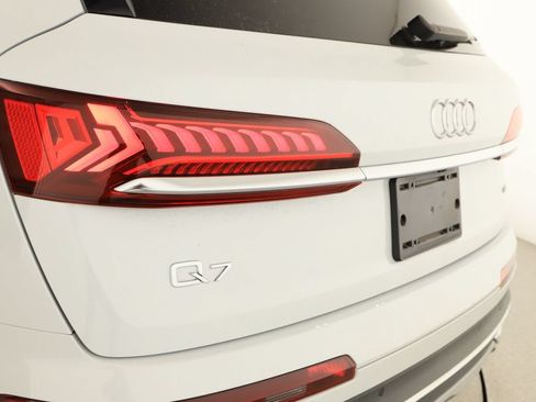 Used 2023 Audi Q7 2.0T Premium Plus w/ Premium Plus Package AWD/4WD image 32