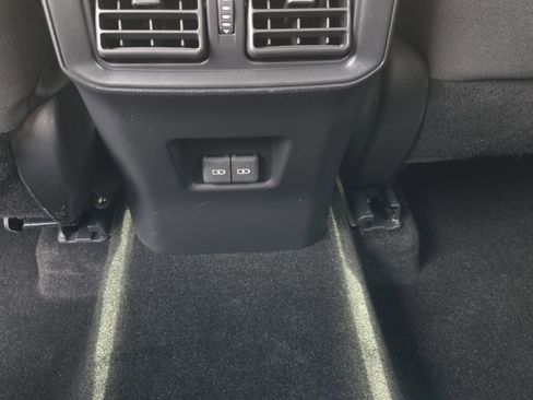 Used 2025 Toyota RAV4 XLE AWD/4WD image 12