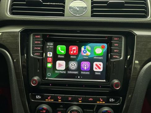 Used 2016 Volkswagen Passat 1.8T SEL Premium image 35