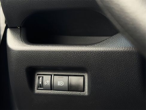 Certified 2025 Toyota RAV4 LE image 28