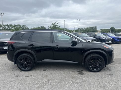 Used 2023 Nissan Rogue SV w/ SV Premium B Package AWD/4WD image 3