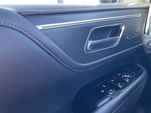 Certified 2025 INFINITI QX80 Sensory image 28