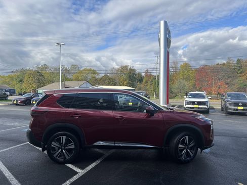 Used 2021 Nissan Rogue SL image 12