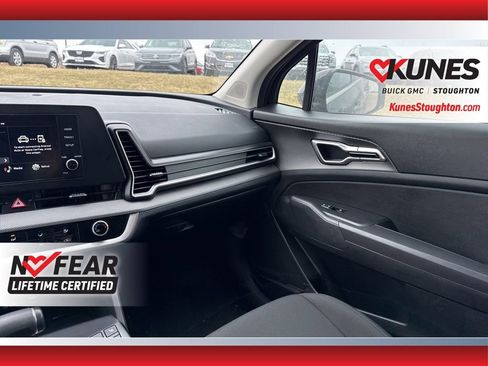 Used 2025 Kia Sportage LX image 41