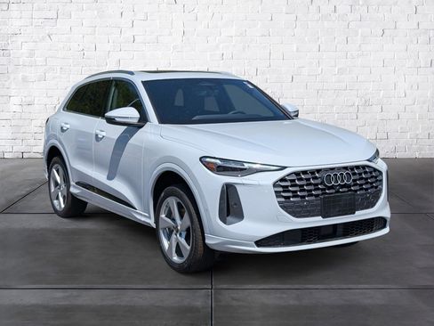 New 2026 Audi Q5 Premium Plus image 2