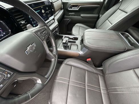 Used 2024 Chevrolet Silverado 1500 High Country w/ Midnight Edition image 10