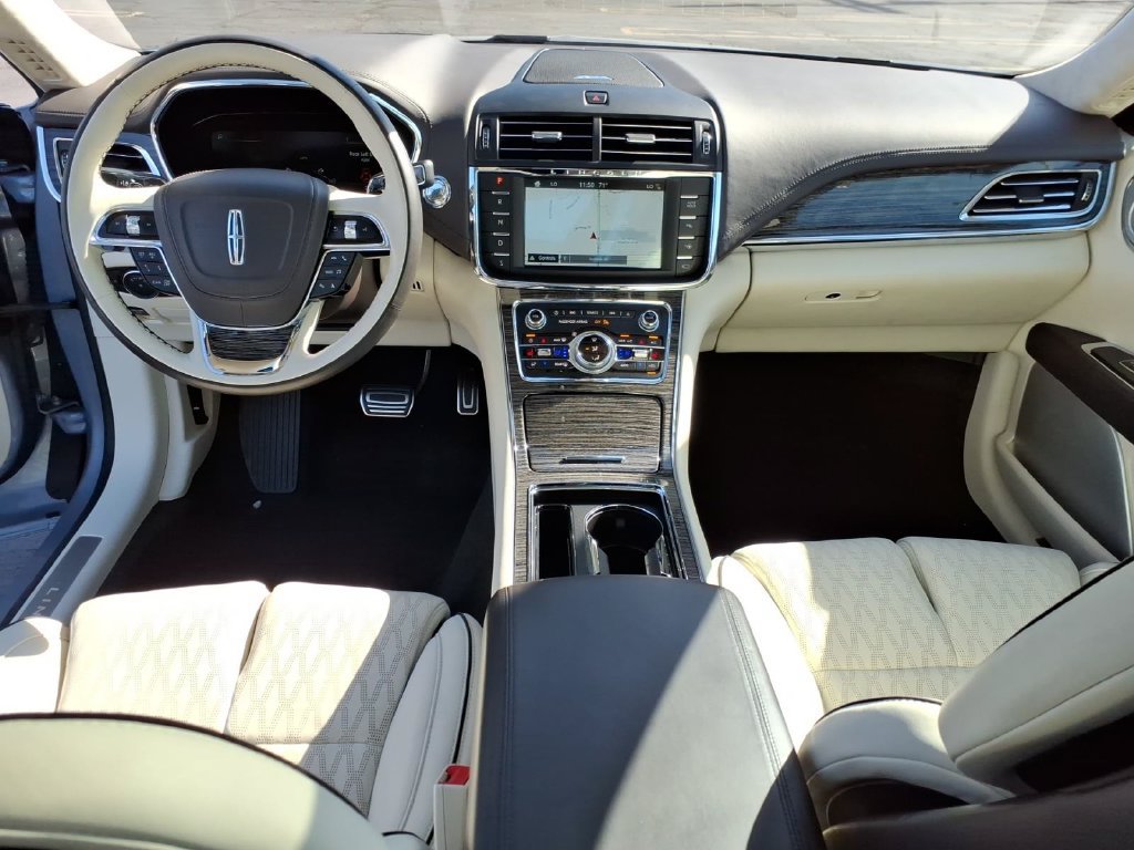 Used 2019 Lincoln Continental Black Label w/ Rear Seat Package AWD/4WD image 18